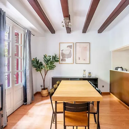 Apartment The Collection - Pl Universitat Comfortable 3bd With Private Patio *