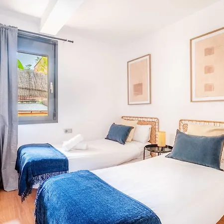 Pl Universitat Comfortable 3Bd With Private Patio 아파트
