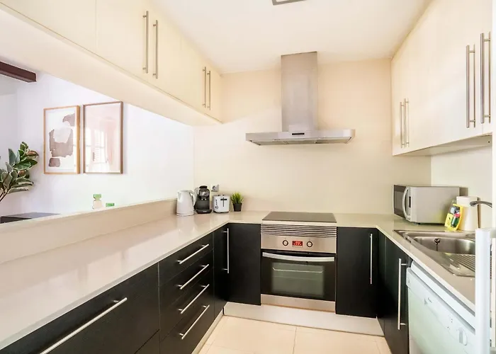 The Collection - Pl Universitat Comfortable 3bd With Private Patio Barcelona