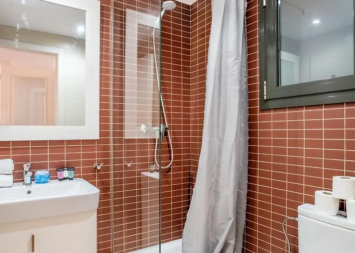 The Collection - Pl Universitat Comfortable 3bd With Private Patio Barcelona